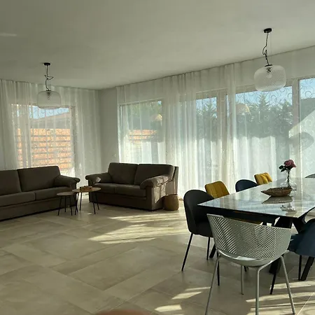 Dimargo Villa Lozenec